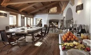 圣胡贝图斯度假酒店 4*