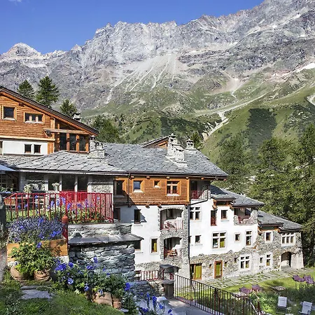 Aparthotel Saint Hubertus 4*