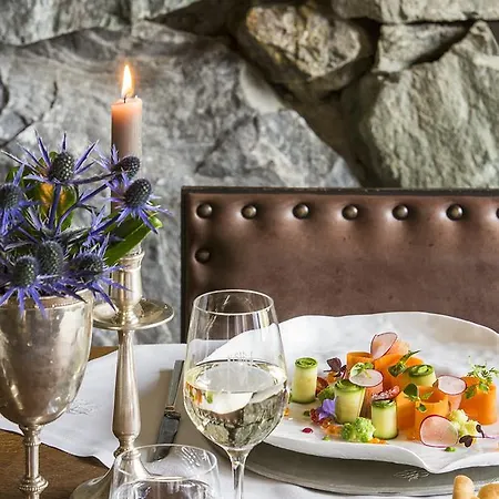Saint Hubertus Apartmanhotel 4*