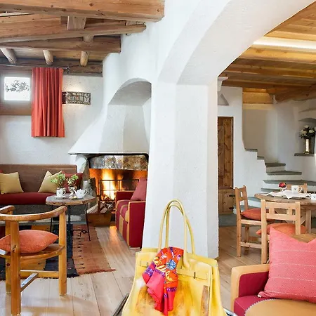 Saint Hubertus Apartmanhotel 4*